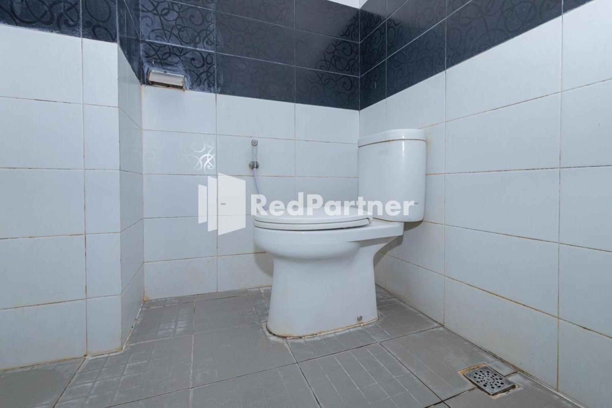 Star Hotel Jaksa Mitra Reddoorz Giacarta Esterno foto