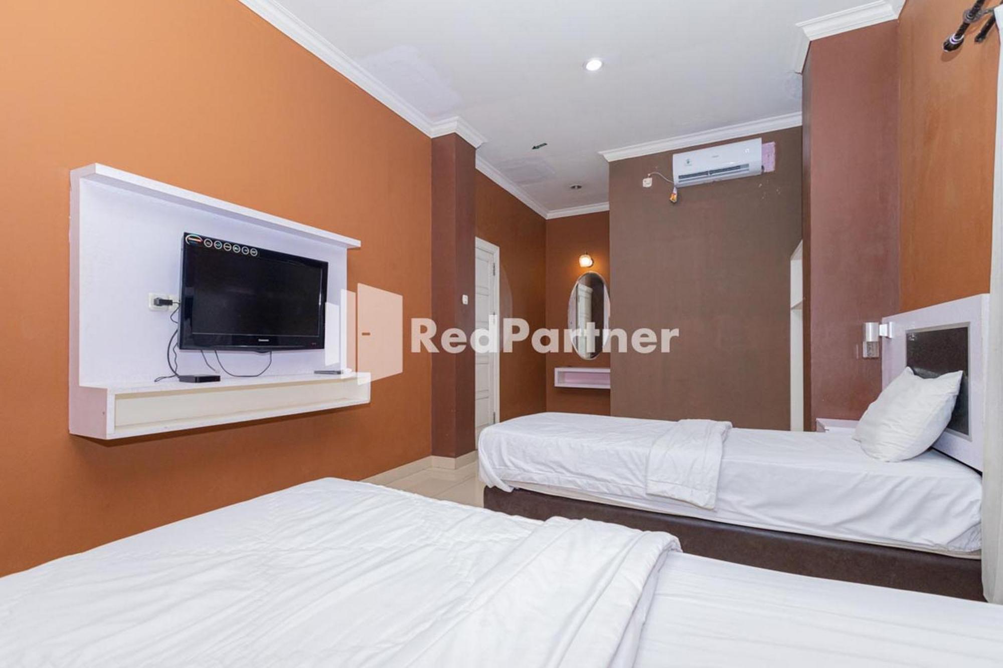 Star Hotel Jaksa Mitra Reddoorz Giacarta Esterno foto