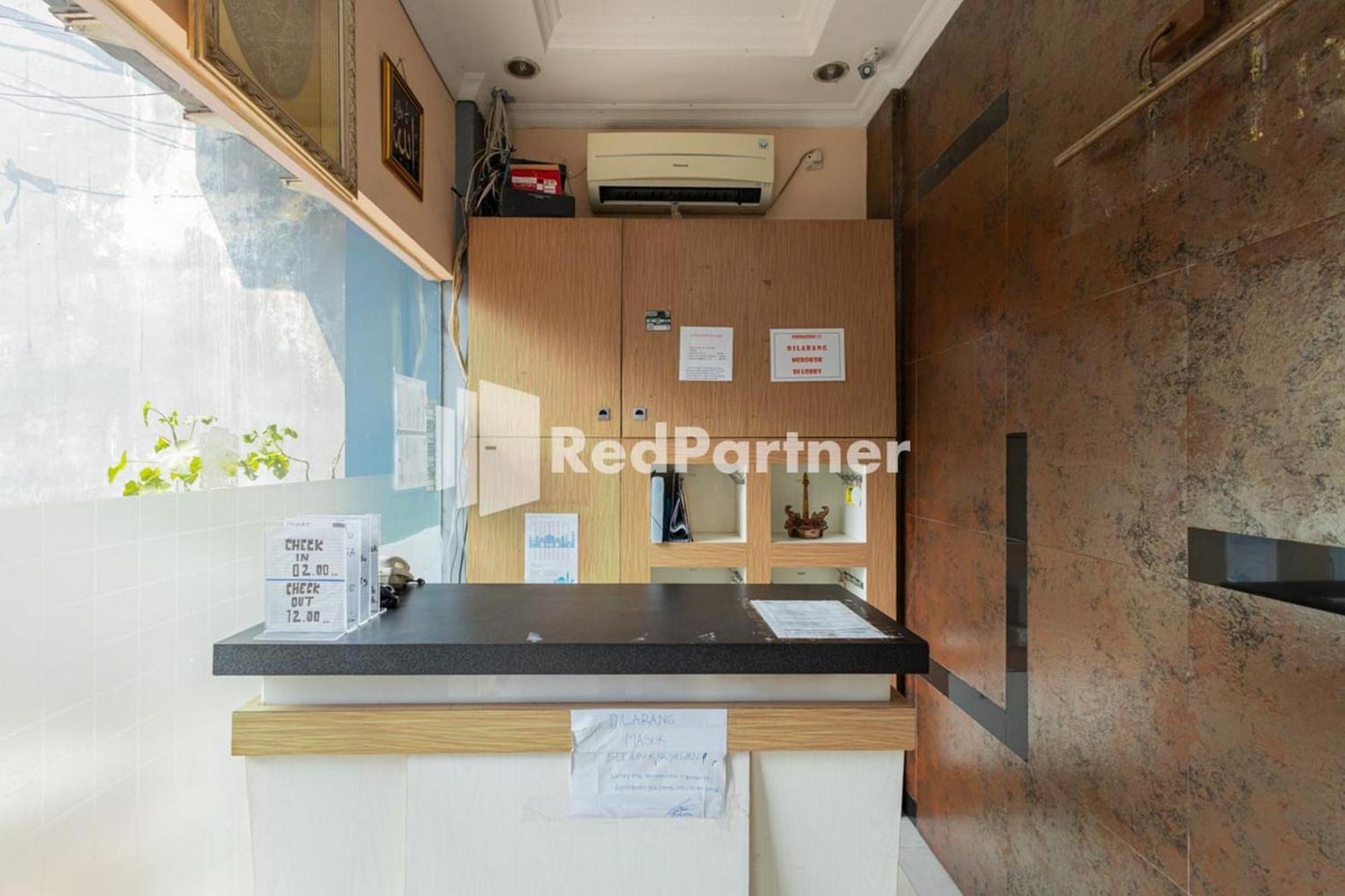 Star Hotel Jaksa Mitra Reddoorz Giacarta Esterno foto