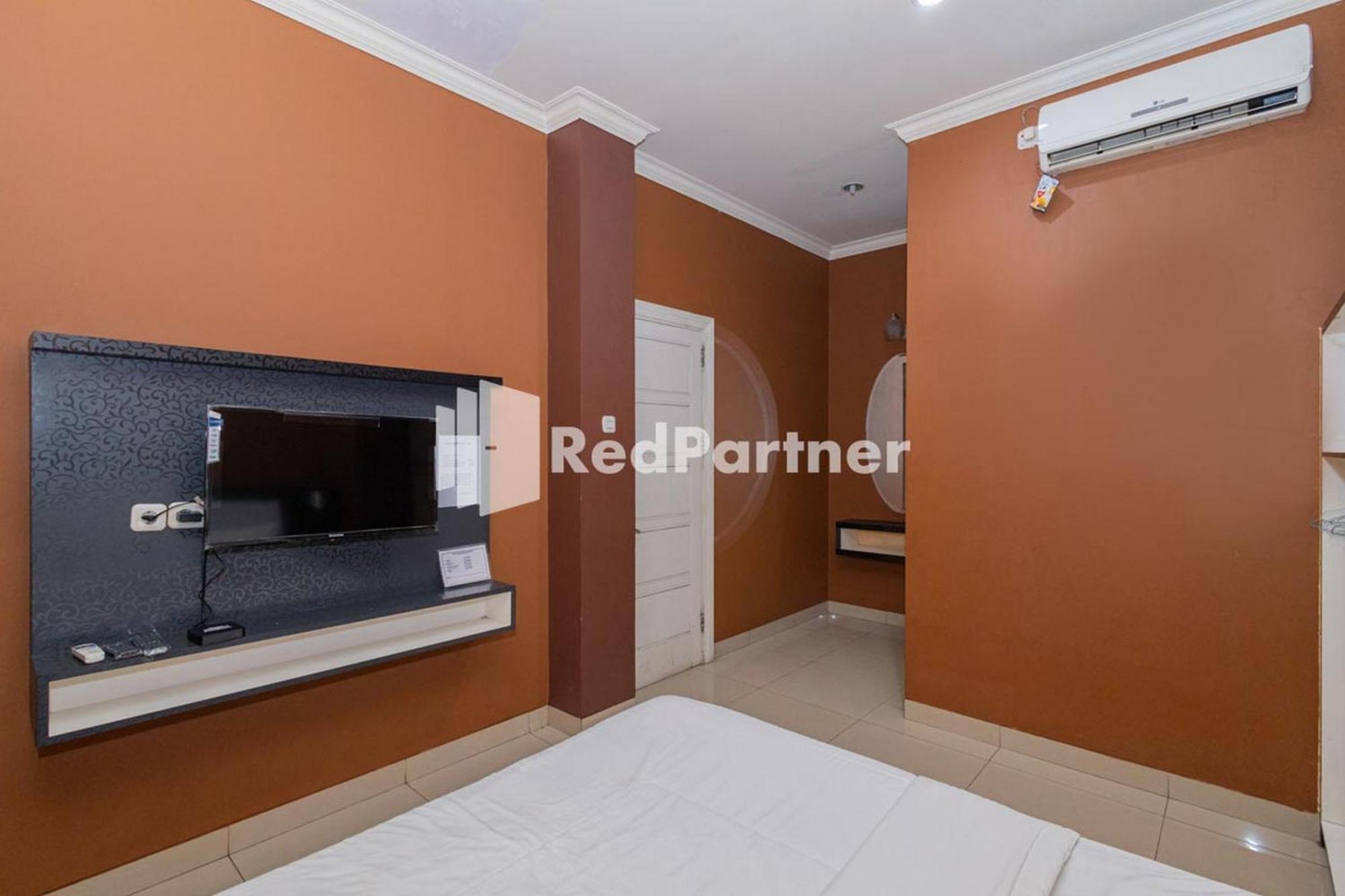 Star Hotel Jaksa Mitra Reddoorz Giacarta Esterno foto